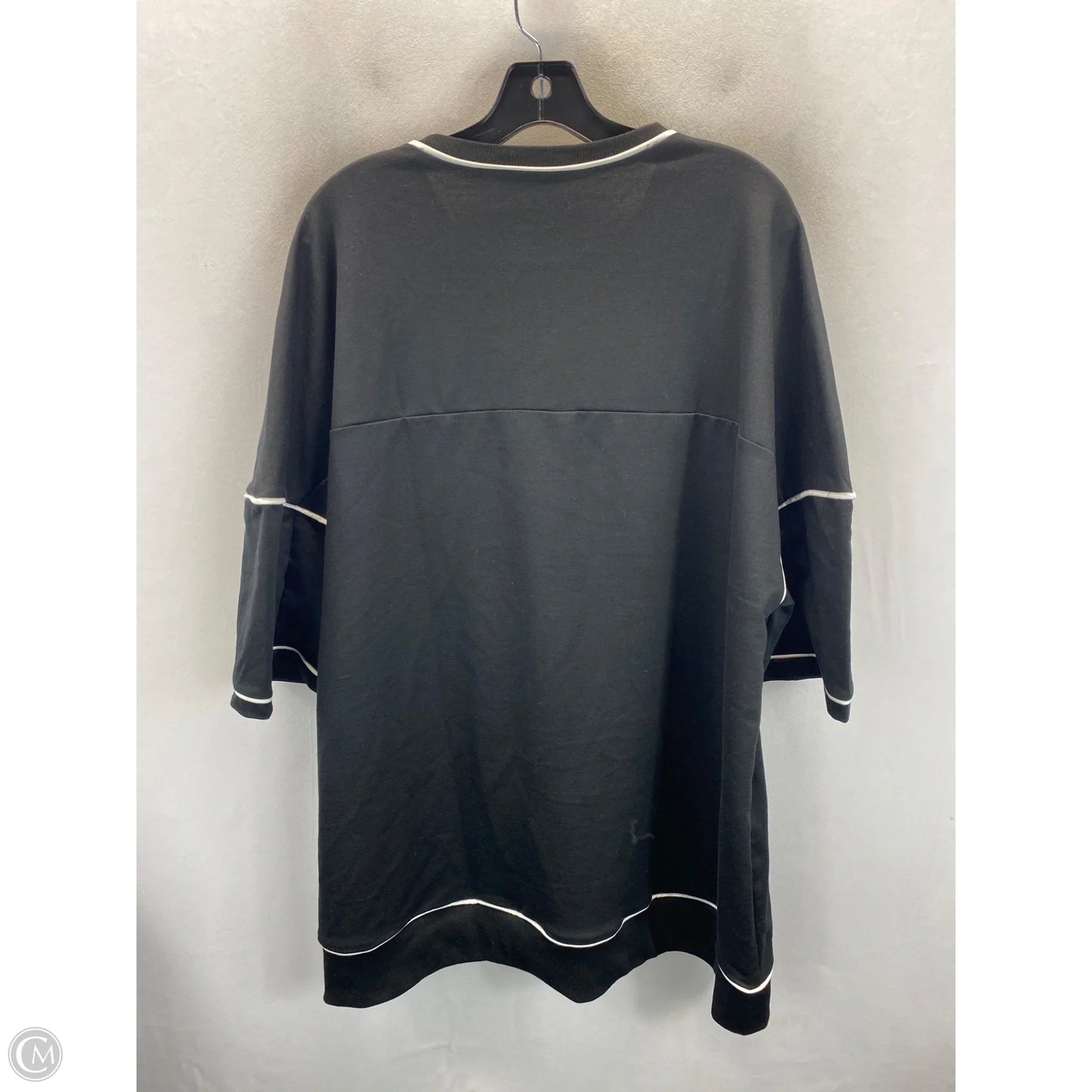 Top Short Sleeve By Clothes Mentor In Black & White, Size: Xl