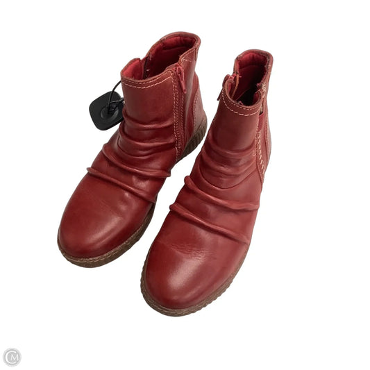 Boots Ankle Flats By Clarks In Red, Size: 8.5