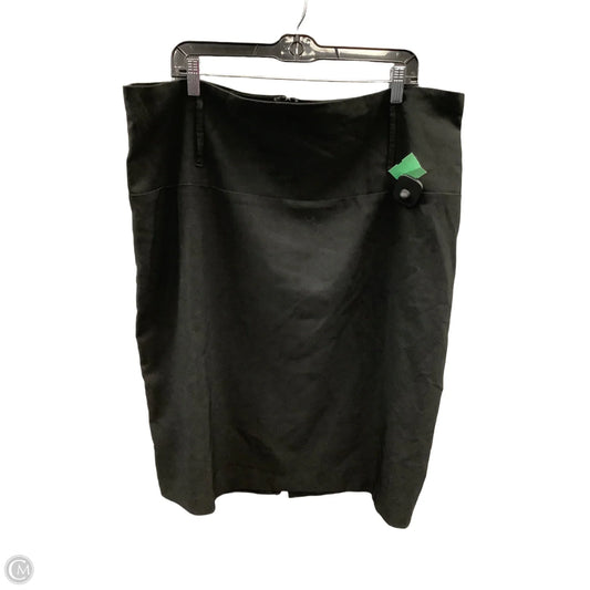 Skirt Midi By Clothes Mentor In Black, Size: 22