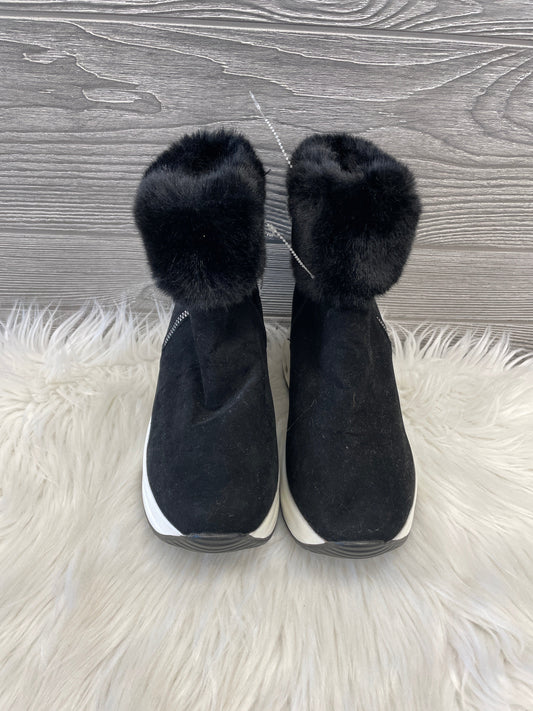 Boots Ankle Flats By Clothes Mentor In Black, Size: 6
