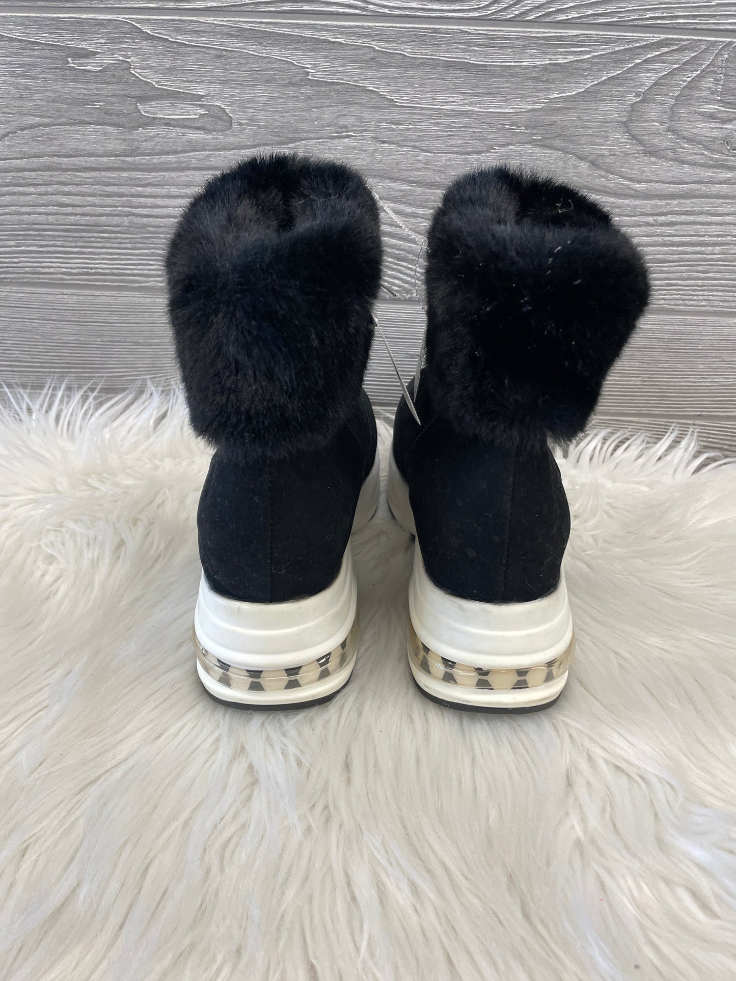 Boots Ankle Flats By Clothes Mentor In Black, Size: 6