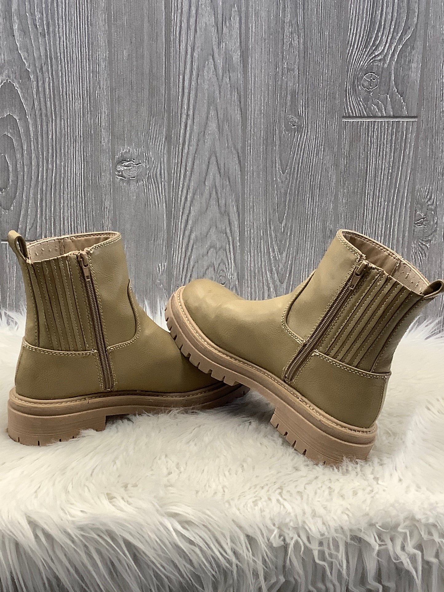 Boots Ankle Flats By Time And Tru In Green, Size: 8