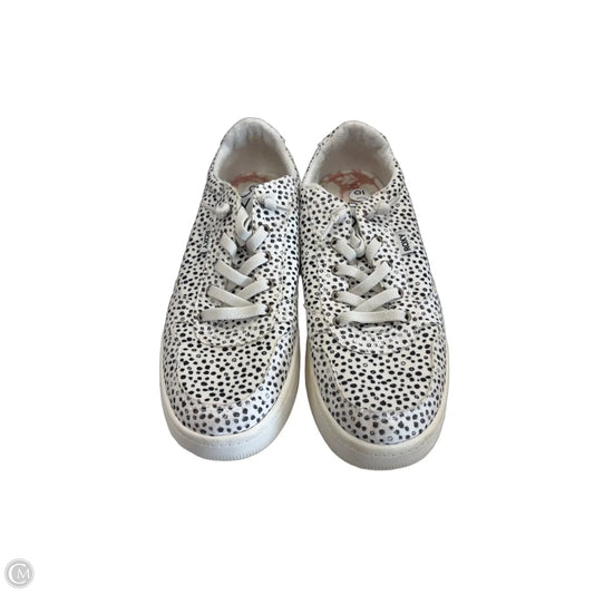Shoes Sneakers By Roxy In Black & White, Size: 10