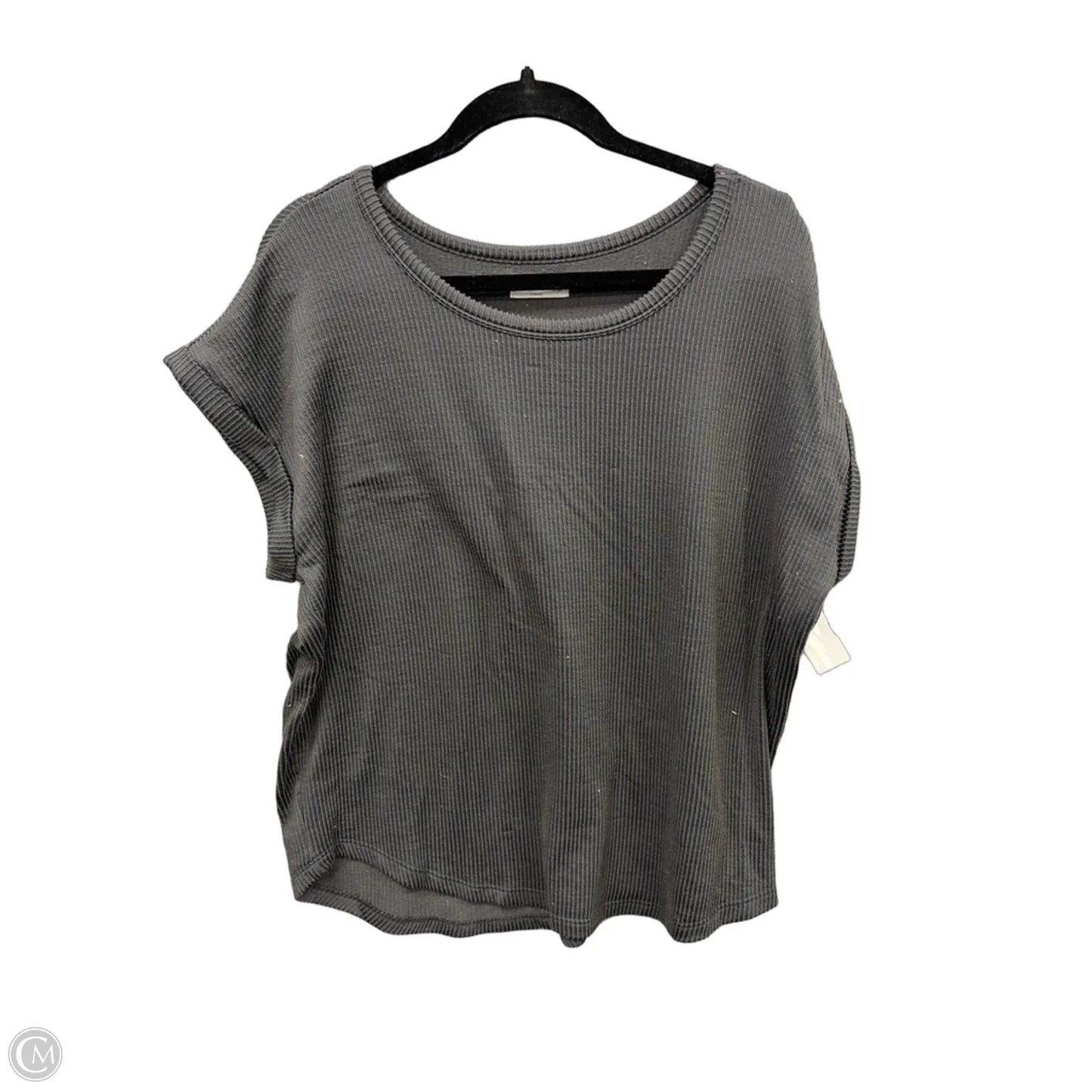 Top Short Sleeve By Maurices In Grey, Size: L