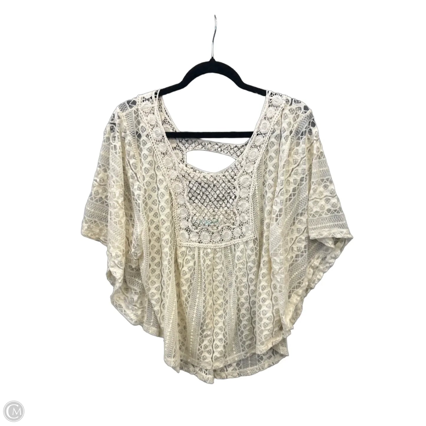 Top Short Sleeve By Maurices In Cream, Size: L