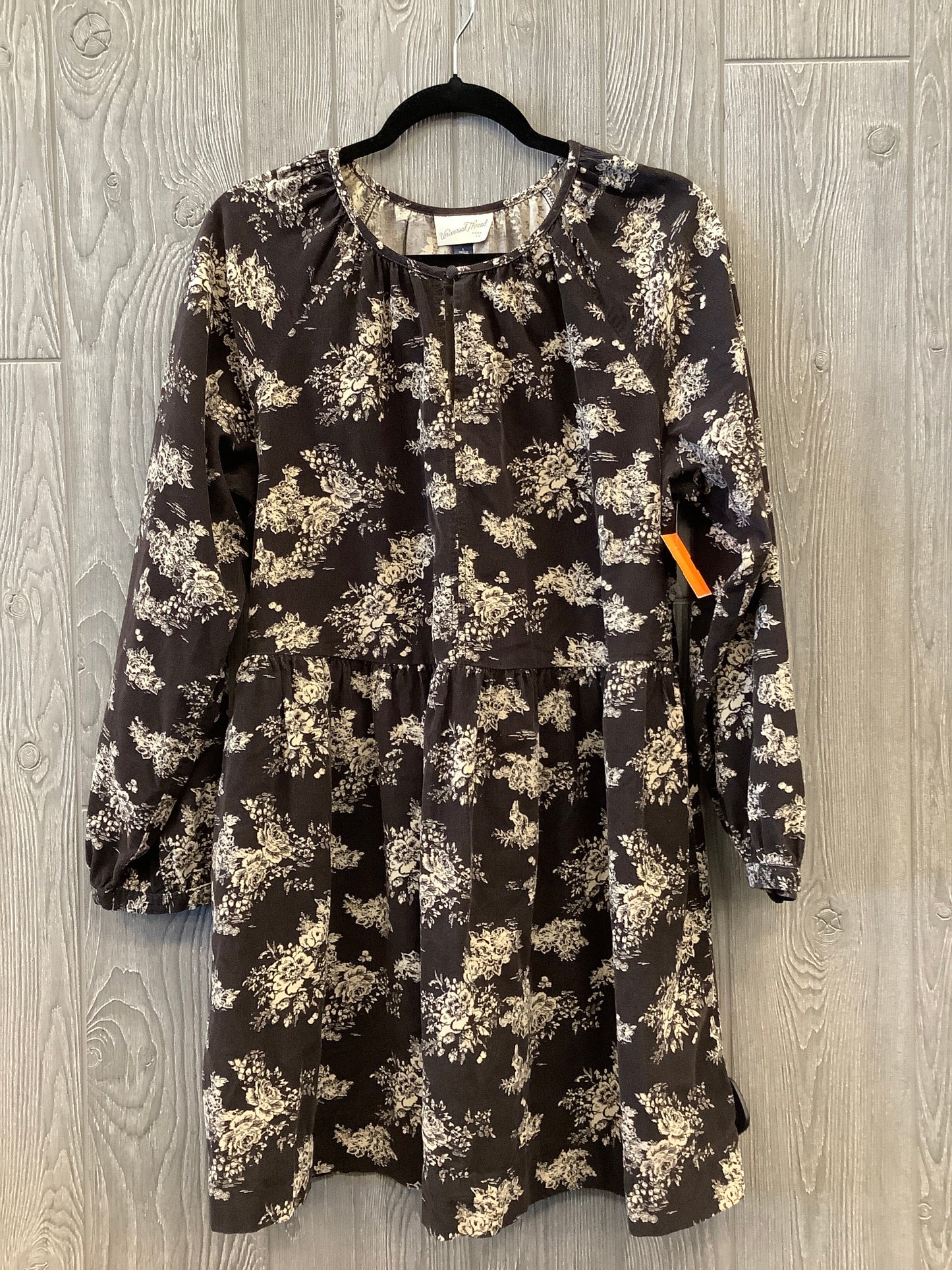 Dress Casual Short By Universal Thread In Floral Print, Size: L