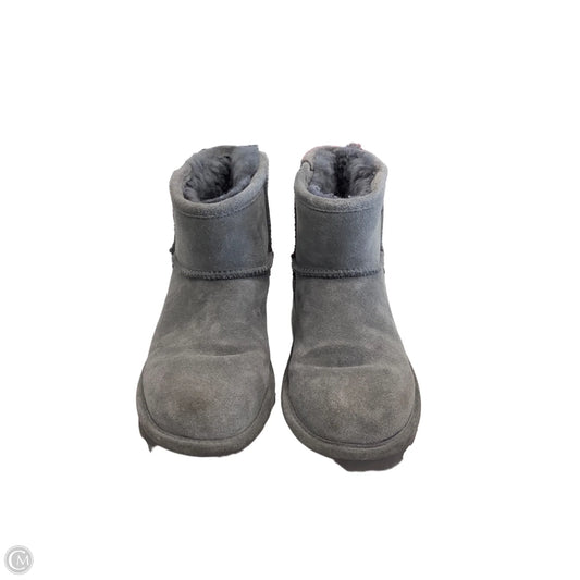 Boots Ankle Flats By Bearpaw In Grey, Size: 6