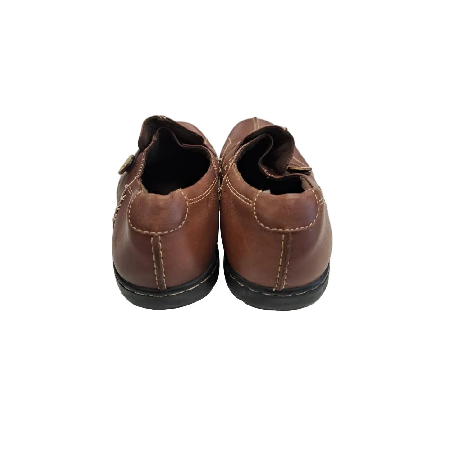 Shoes Flats By Clarks In Brown, Size: 10