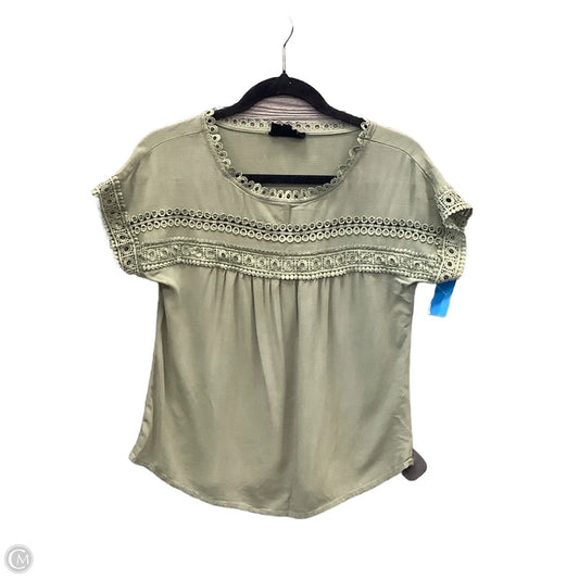 Top Short Sleeve By Clothes Mentor In Green, Size: S