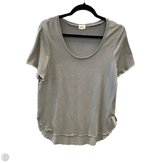 Top Short Sleeve By Bke In Grey, Size: S