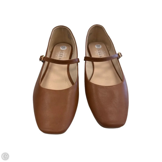 Shoes Flats By Serra In Brown, Size: 10