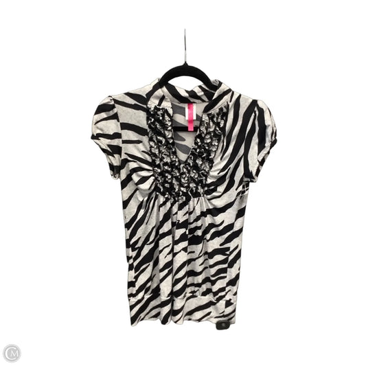Top Short Sleeve By Clothes Mentor In Black & Grey, Size: S