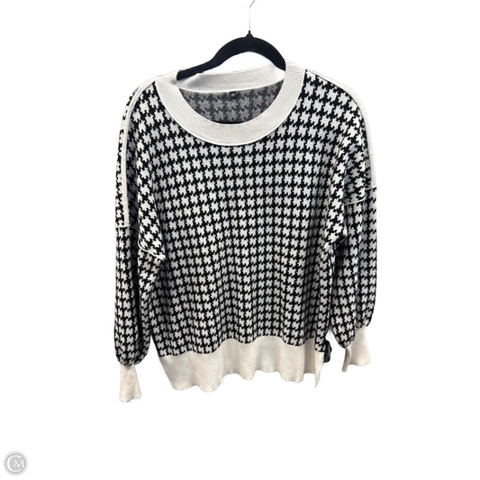 Sweater By Clothes Mentor In Black & White, Size: M