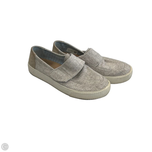 Shoes Flats By Toms In Grey, Size: 7