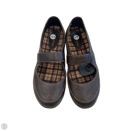 Shoes Flats By Clothes Mentor In Brown, Size: 9.5