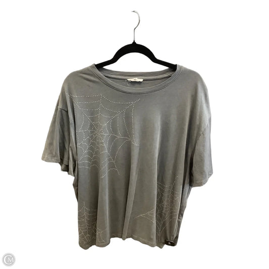 Top Short Sleeve By Maurices In Grey, Size: 2x