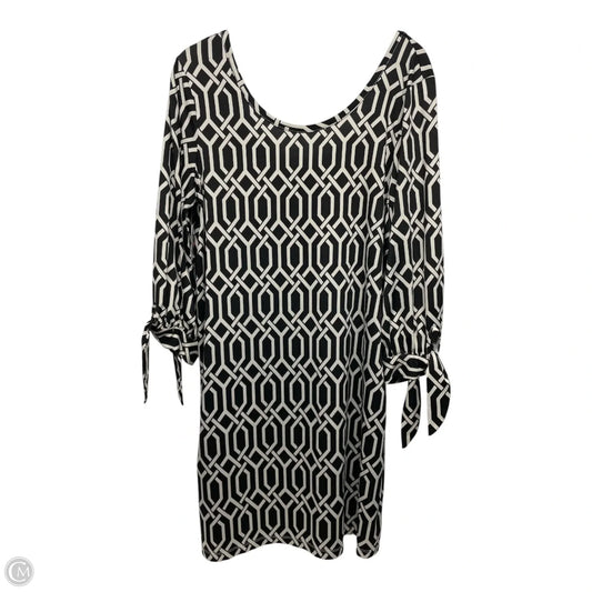 Dress Casual Short By Mudpie In Black & White, Size: L