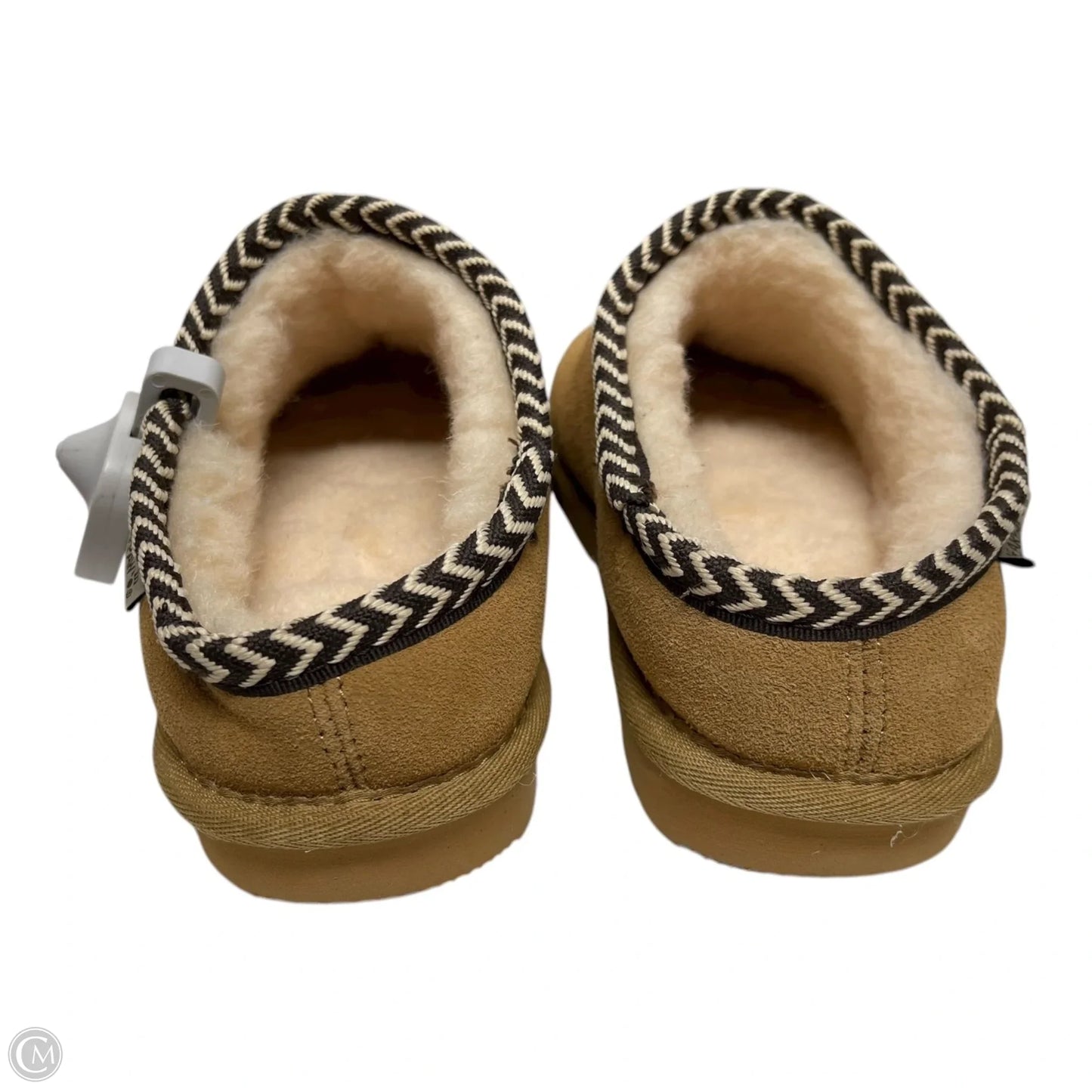 Shoes Flats By Bearpaw In Tan, Size: 6