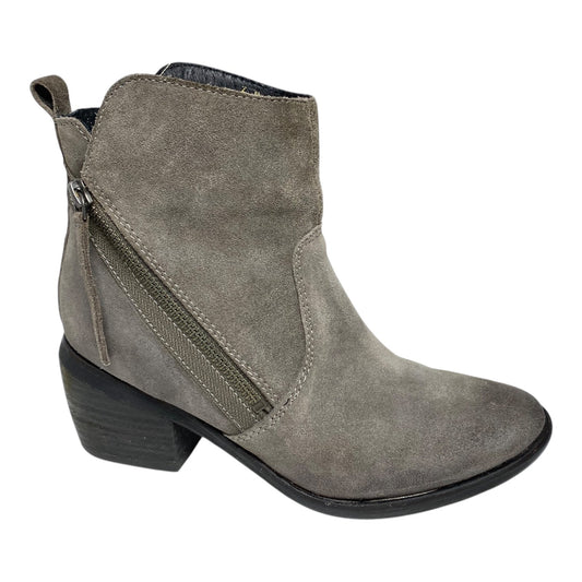 Boots Ankle Heels By Diba. True In Grey, Size: 6