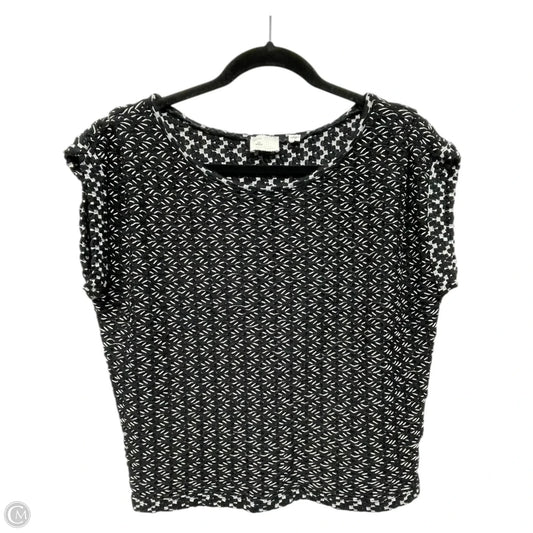 Sweater Short Sleeve By Clothes Mentor In Black & White, Size: M