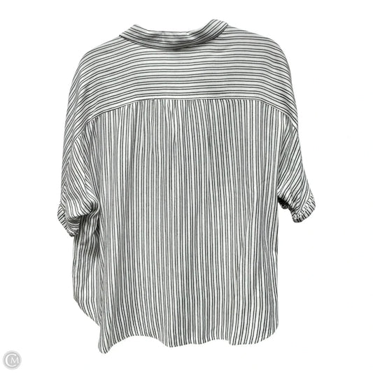 Top Short Sleeve By Universal Thread In Striped Pattern, Size: Xxl