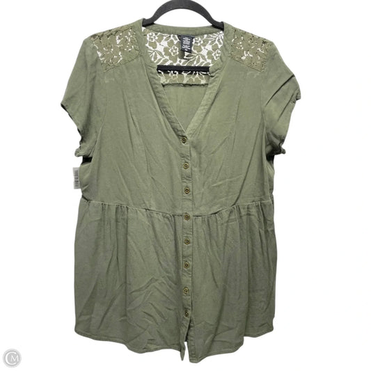 Top Short Sleeve By Torrid In Green, Size: M