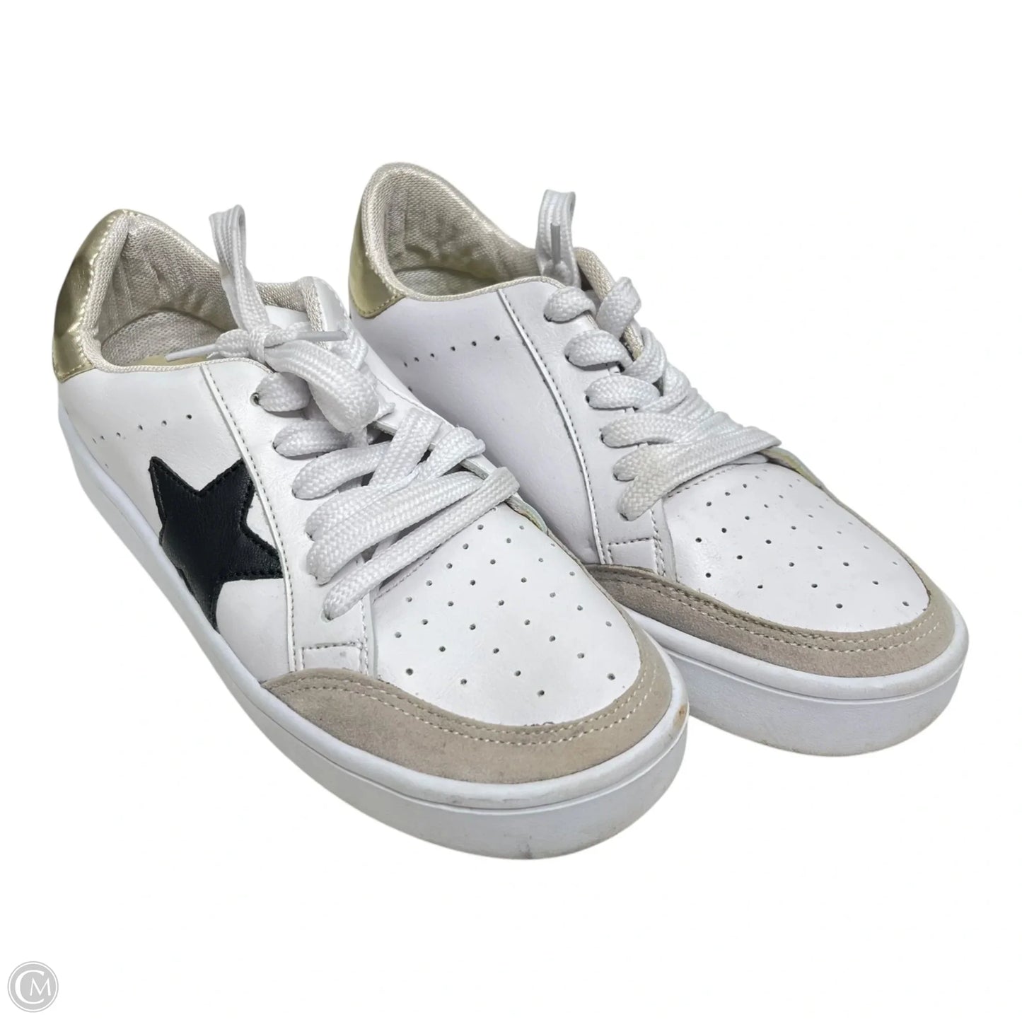 Shoes Sneakers By Clothes Mentor In Black & White, Size: 6