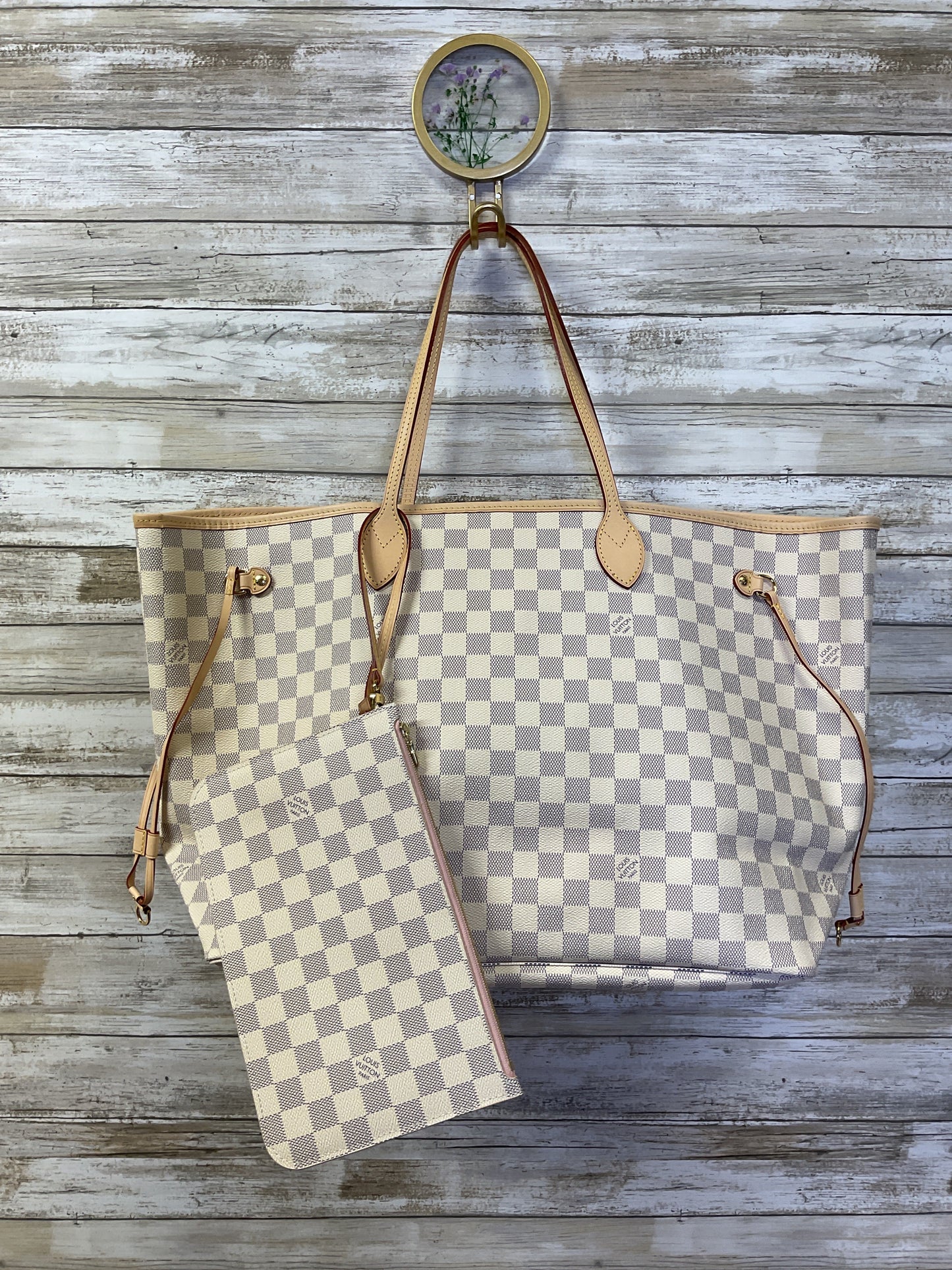 Handbag Luxury Designer By Louis Vuitton In Grey & White, Size:Large