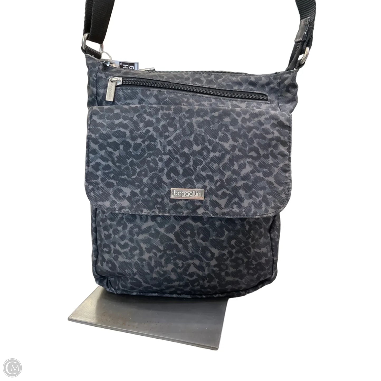 Crossbody By Baggallini, Size: Medium