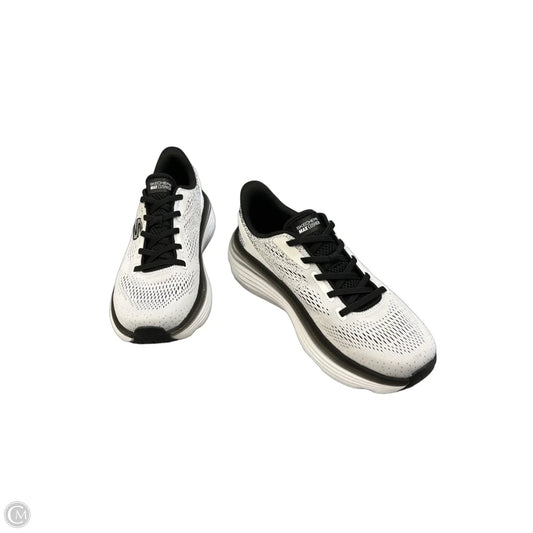 Shoes Athletic By Skechers In Black & White, Size: 8.5