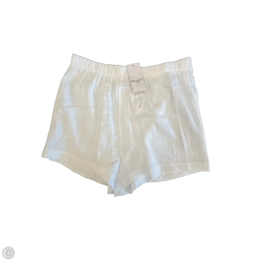Shorts By Clothes Mentor In White, Size: Xl