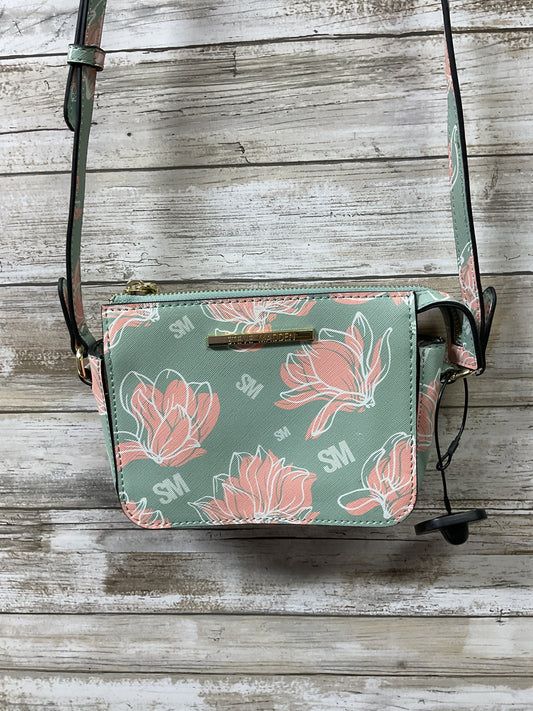 Crossbody By Steve Madden In Green & Pink, Size:Small