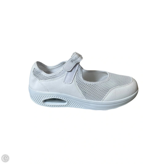 Shoes Athletic By Cmc In White, Size: 10