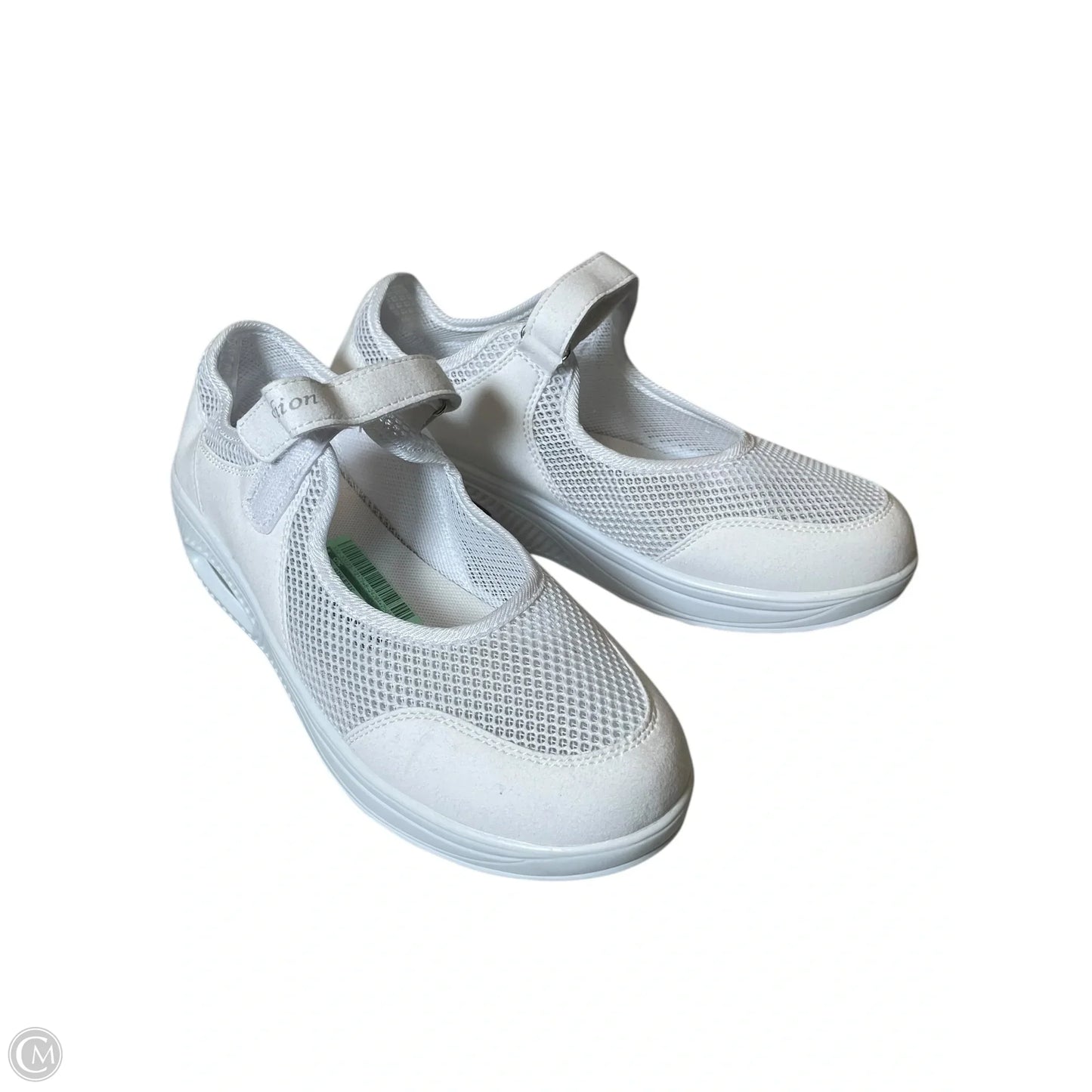 Shoes Athletic By Cmc In White, Size: 10