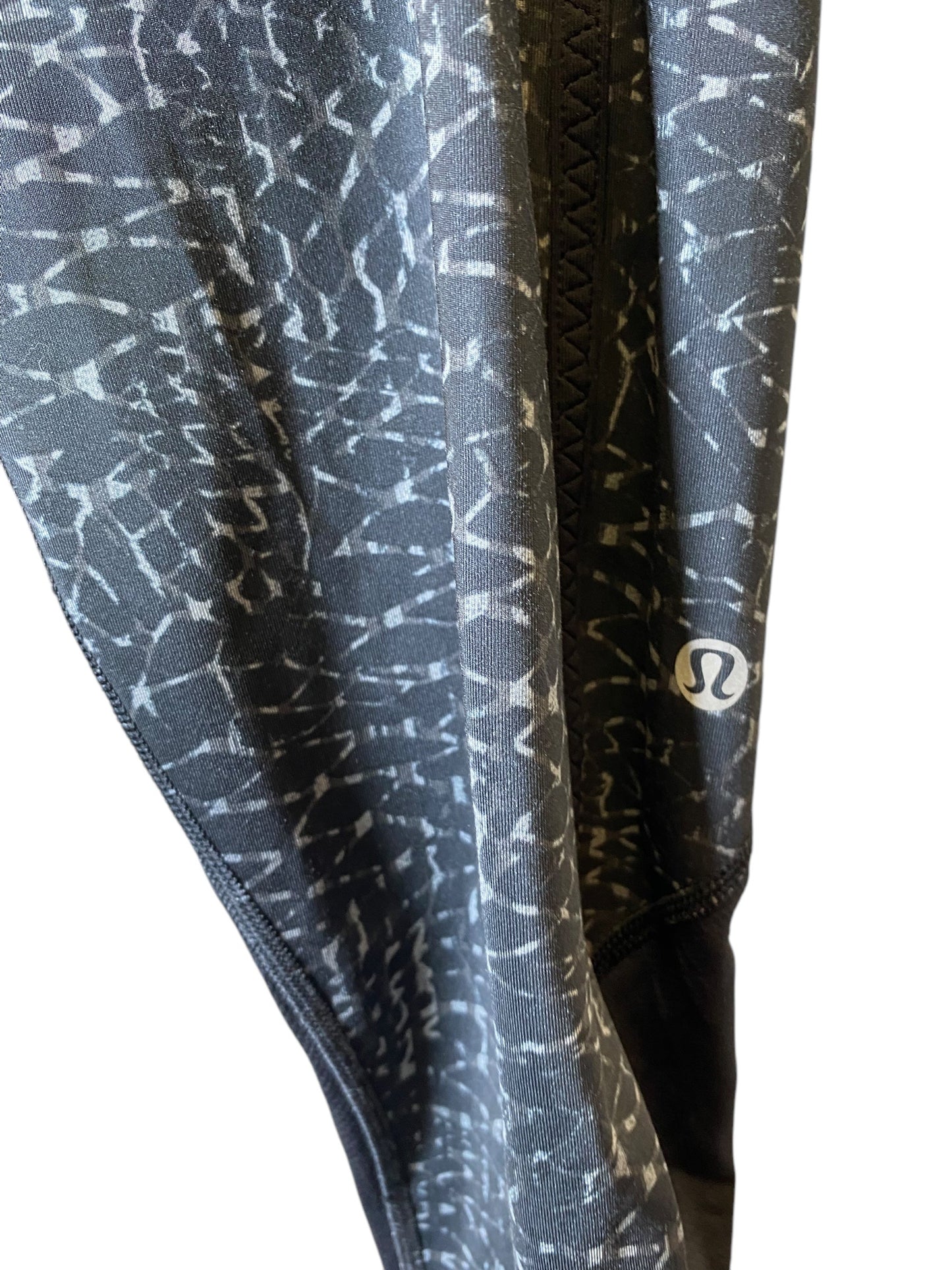 Athletic Leggings Capris By Lululemon In Black & Grey, Size: S