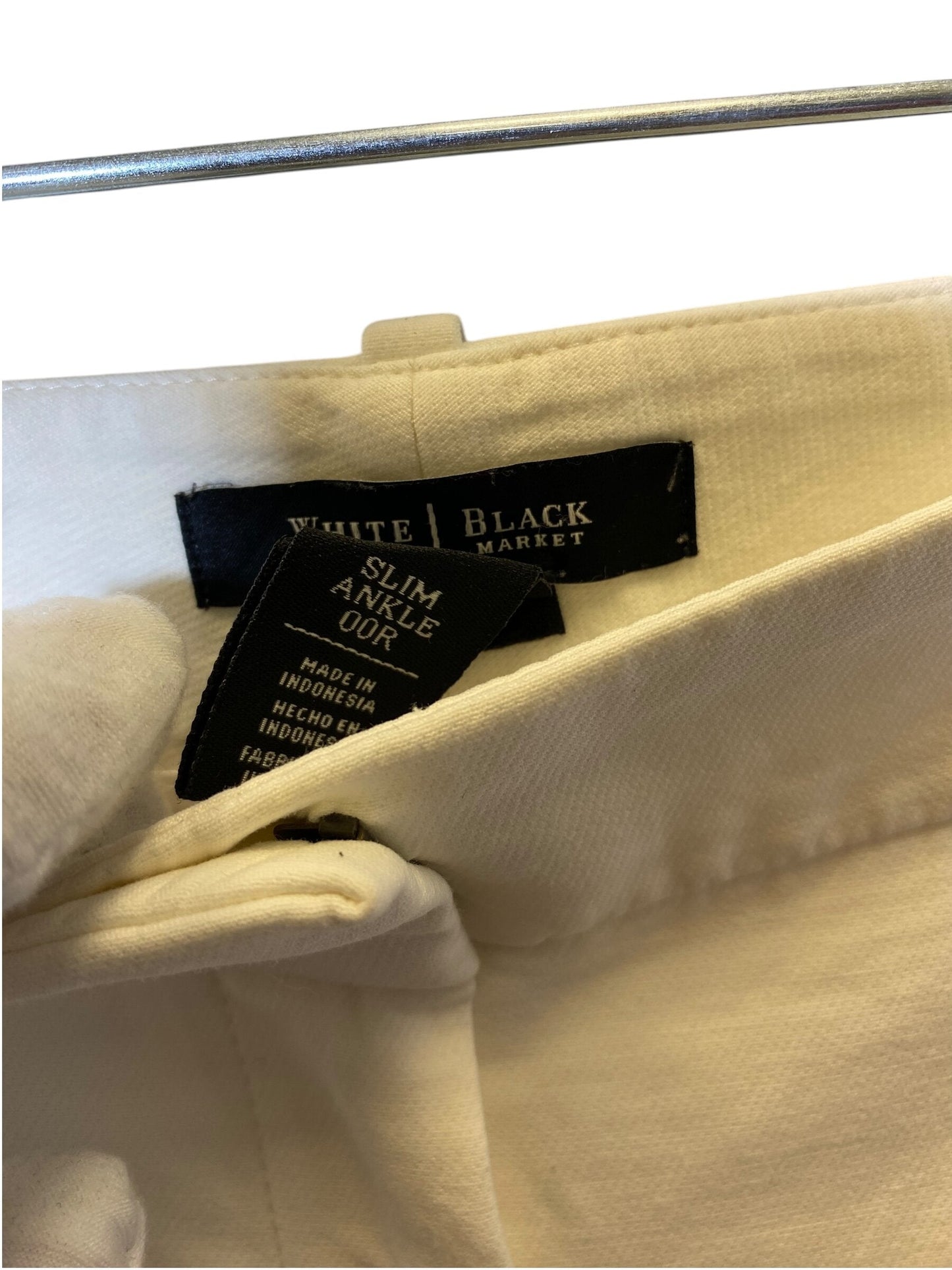 Pants Cropped By White House Black Market  Size: 0