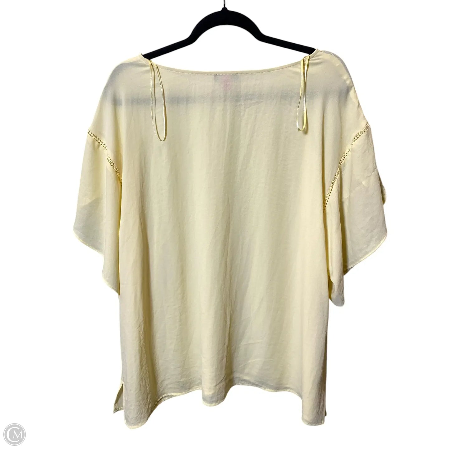 Top Short Sleeve By Vince Camuto In Yellow, Size: 2x
