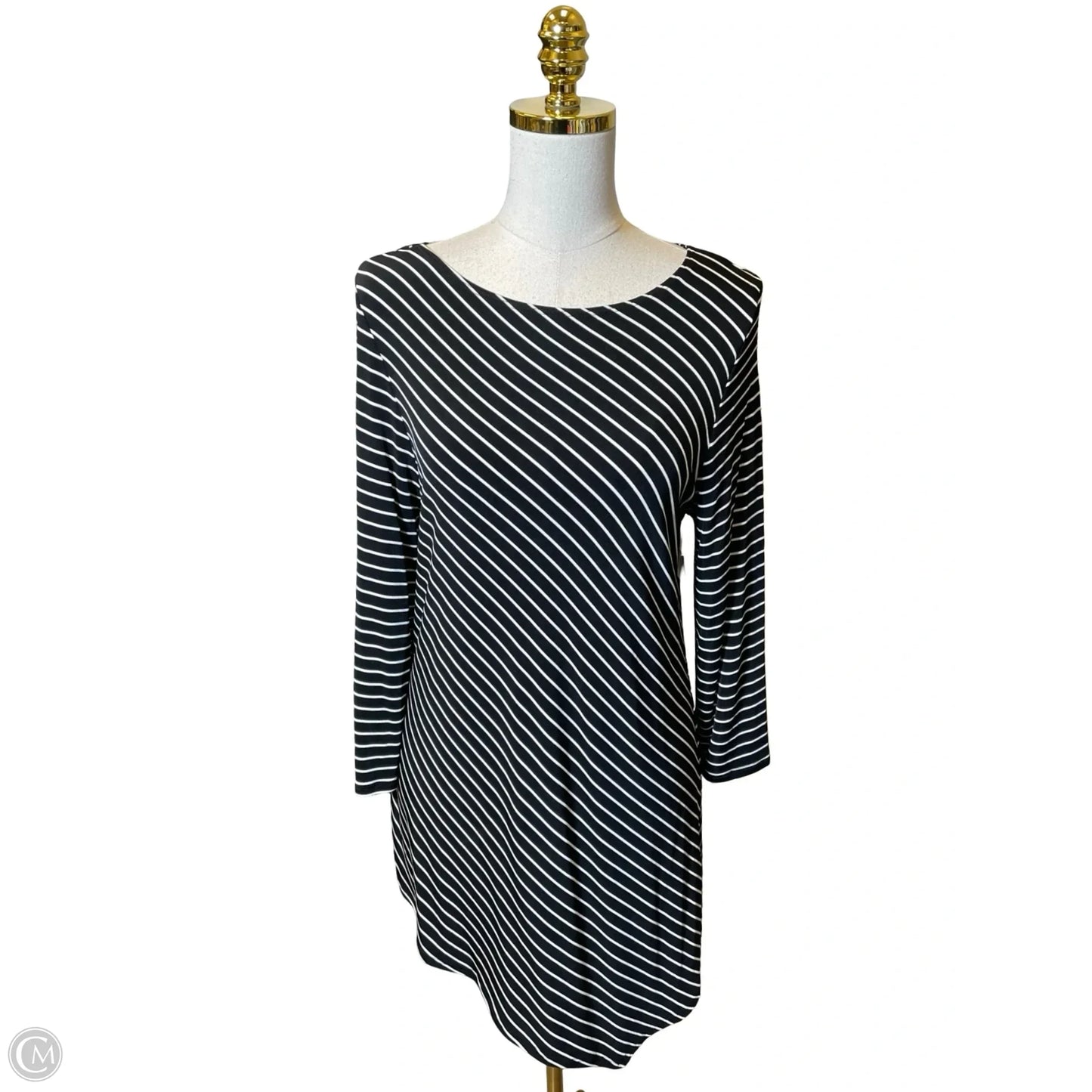 Dress Casual Short By Chicos In Black & White, Size: M