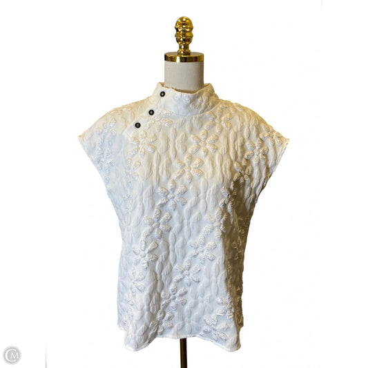 Top Short Sleeve By Clothes Mentor In White, Size: M