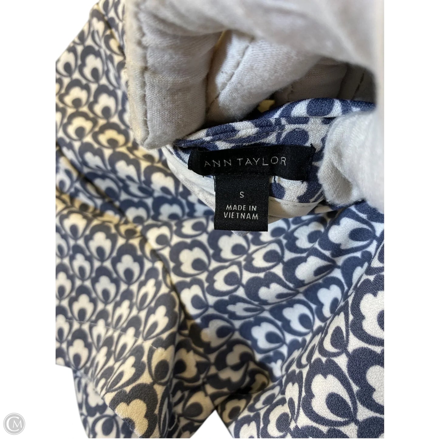 Top Short Sleeve By Ann Taylor In Grey & White, Size: S