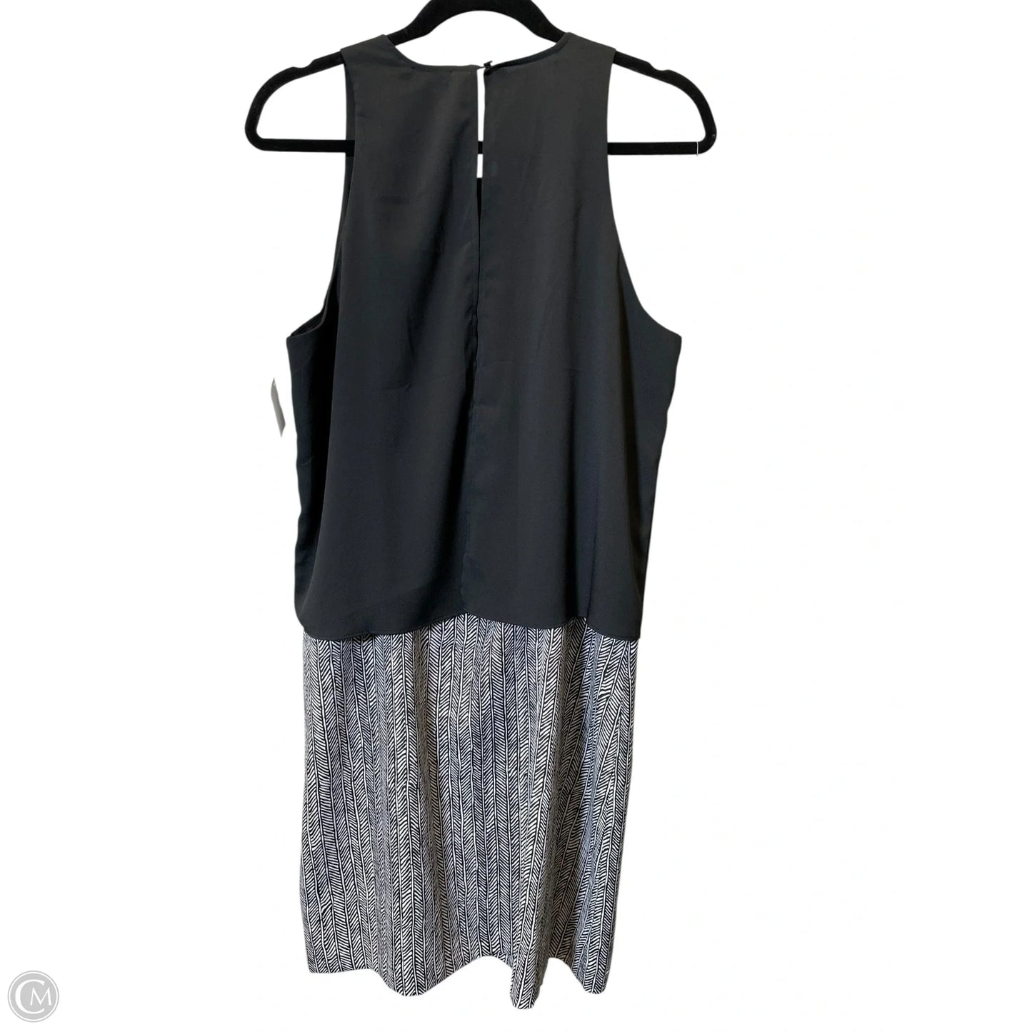 Dress Casual Short By Dkny In Black & White, Size: L