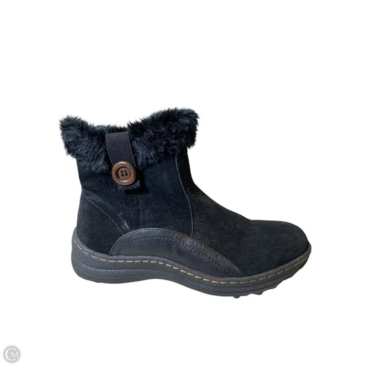 Boots Ankle Flats By Bare Traps In Black, Size: 8