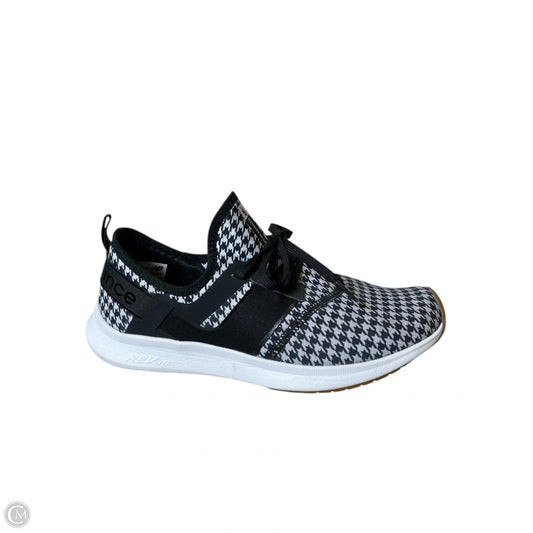 Shoes Athletic By New Balance In Black & White, Size: 10