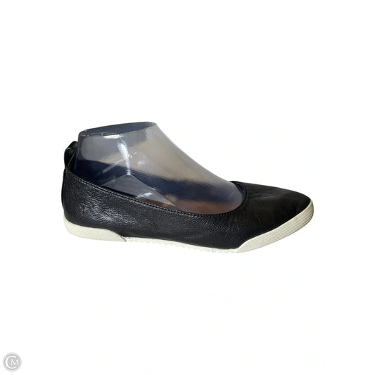 Shoes Designer By Frye In Black, Size: 6
