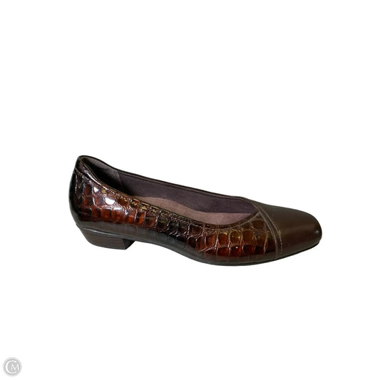 Shoes Heels Block By Clarks In Brown, Size: 11