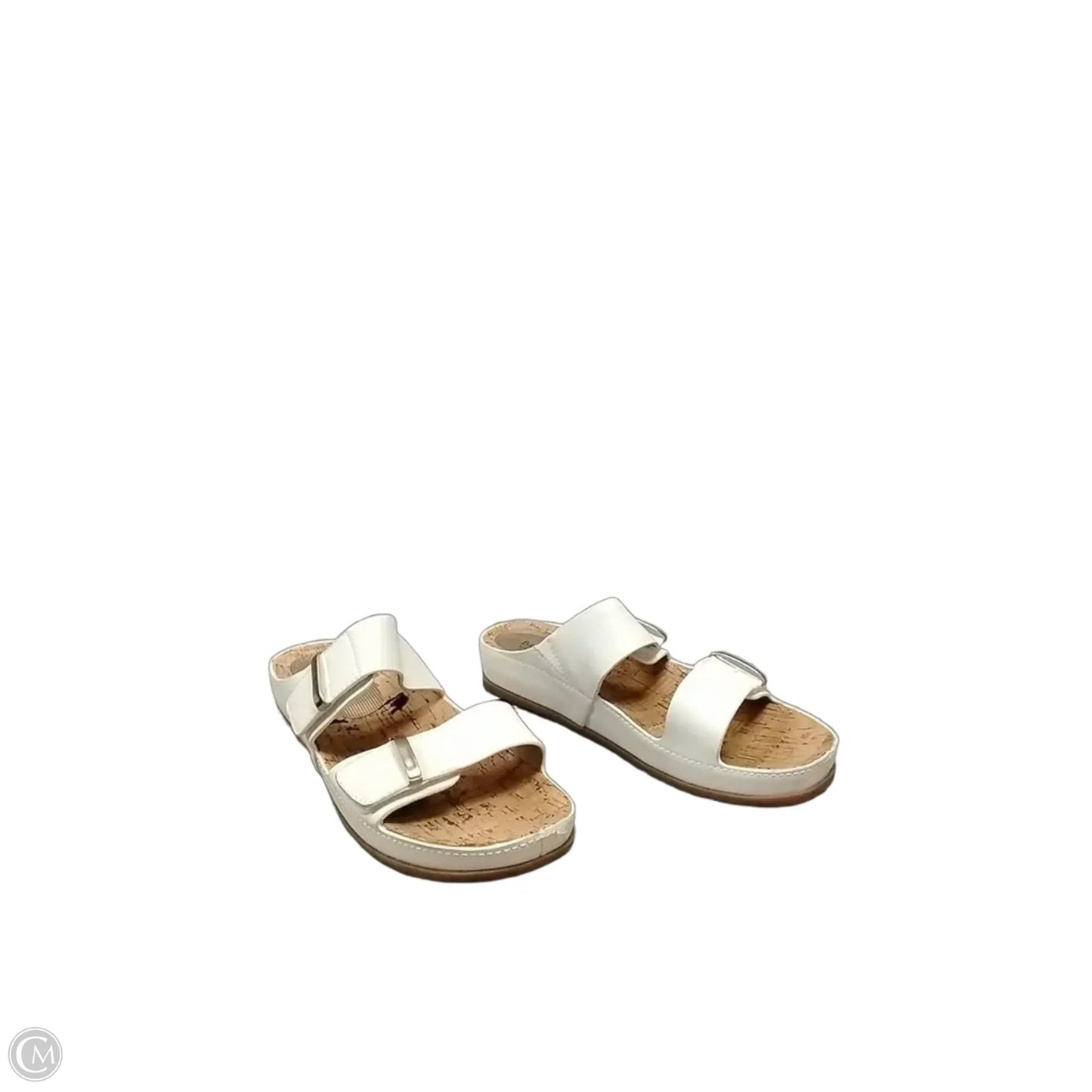 Sandals Flats By Bare Traps In White, Size: 6.5