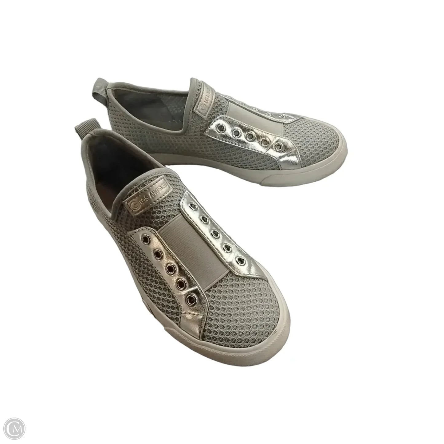 Shoes Sneakers By Guess In Silver, Size: 6.5