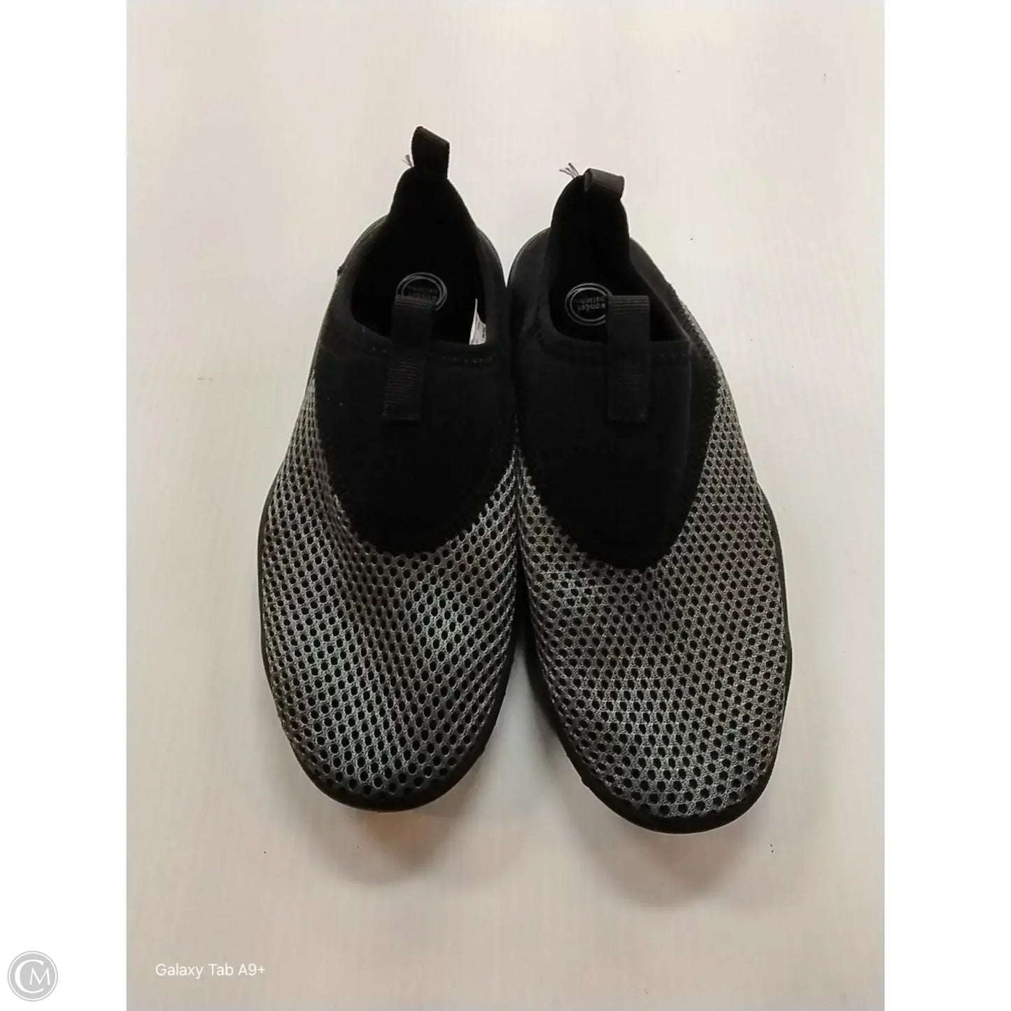 Shoes Athletic By Clothes Mentor In Black, Size: 5