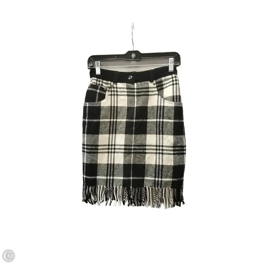 Skirt Mini & Short By Express In Checkered Pattern, Size: 8