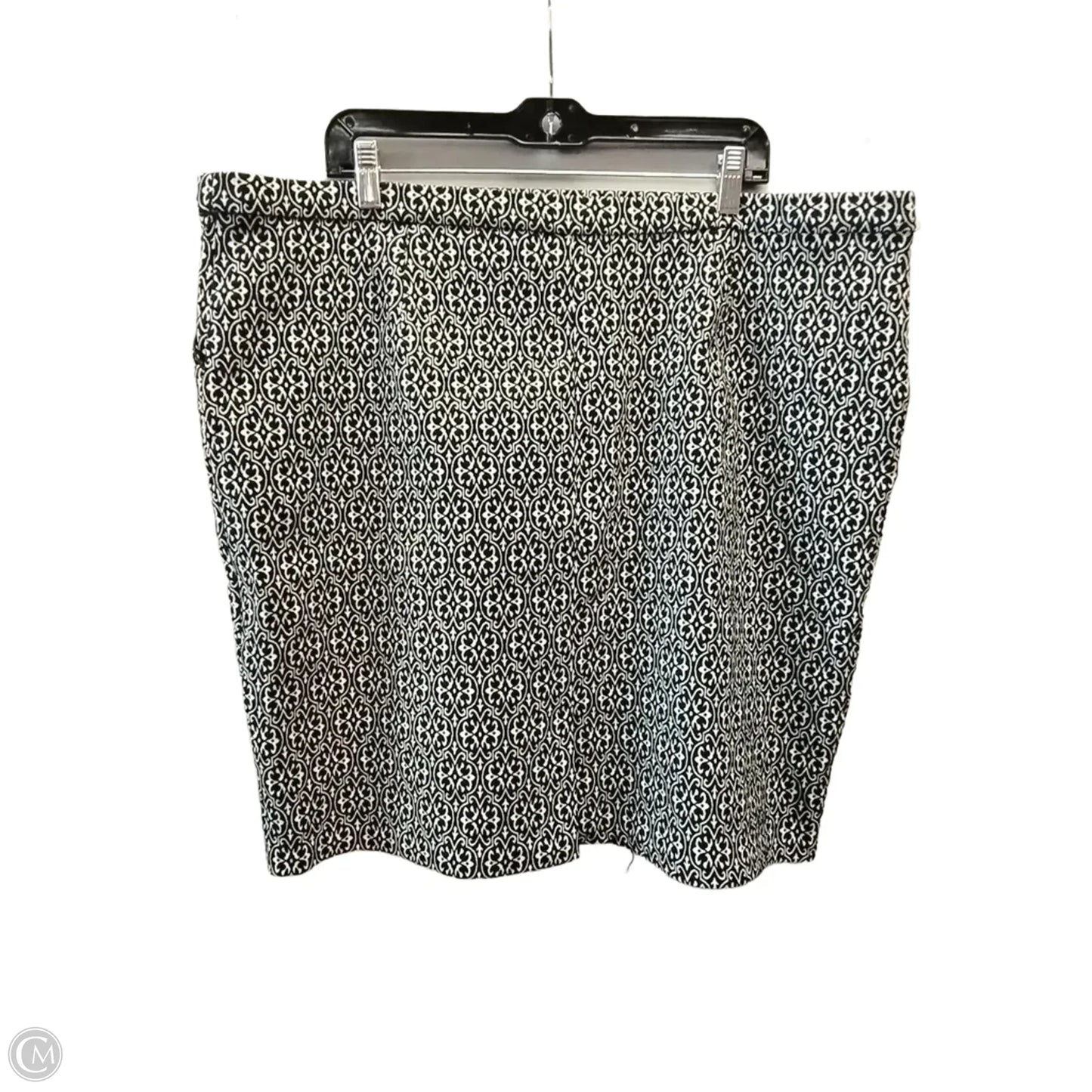 Skirt Midi By Clothes Mentor In Black & White, Size: 3x